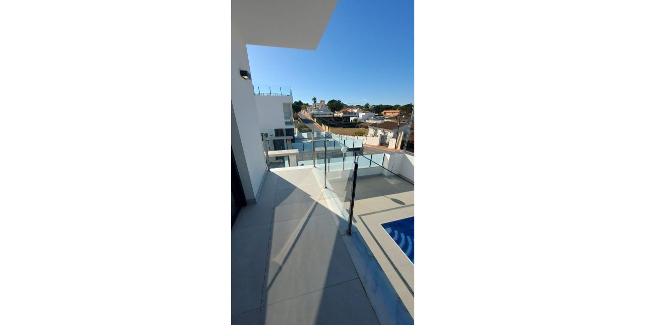 Resale - Villa -
Torrevieja - Los Balcones - Los Altos del Edén