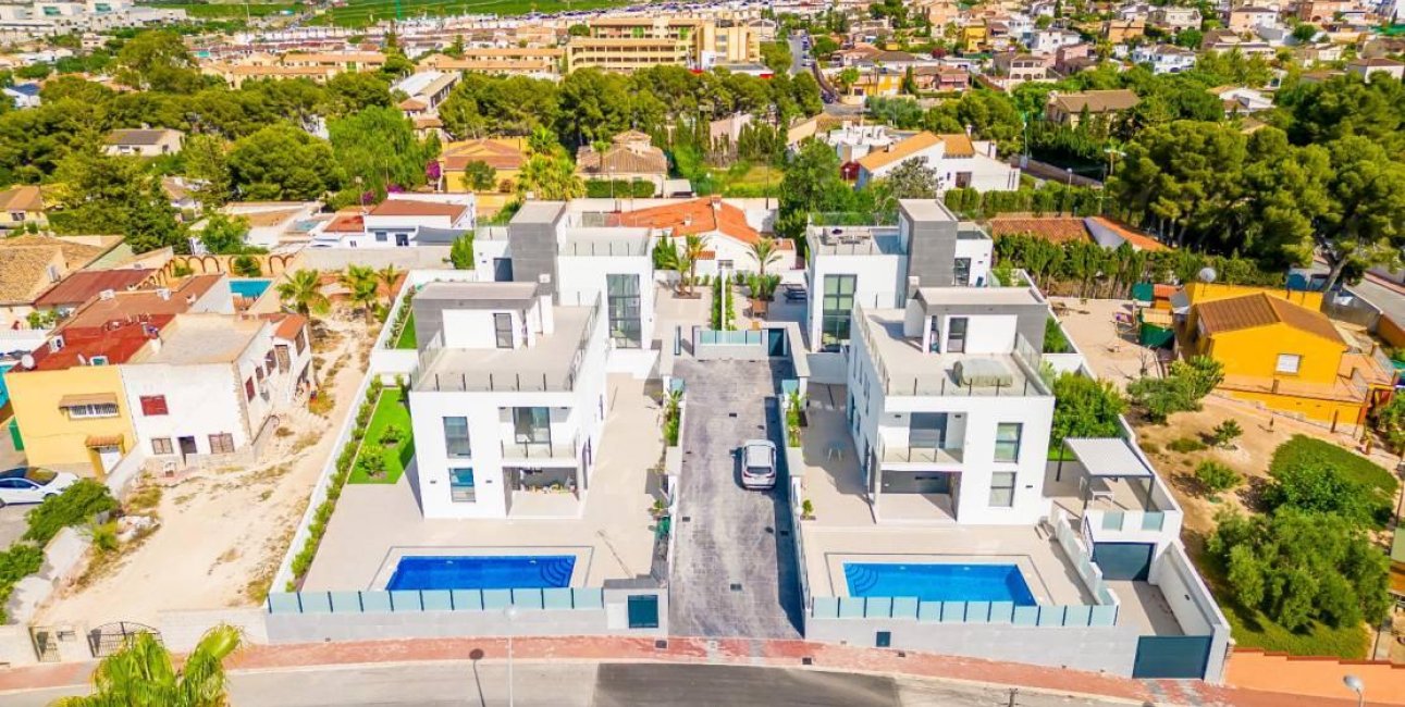 Resale - Villa -
Torrevieja - Los Balcones - Los Altos del Edén