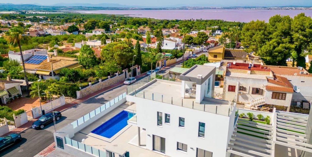 Resale - Villa -
Torrevieja - Los Balcones - Los Altos del Edén