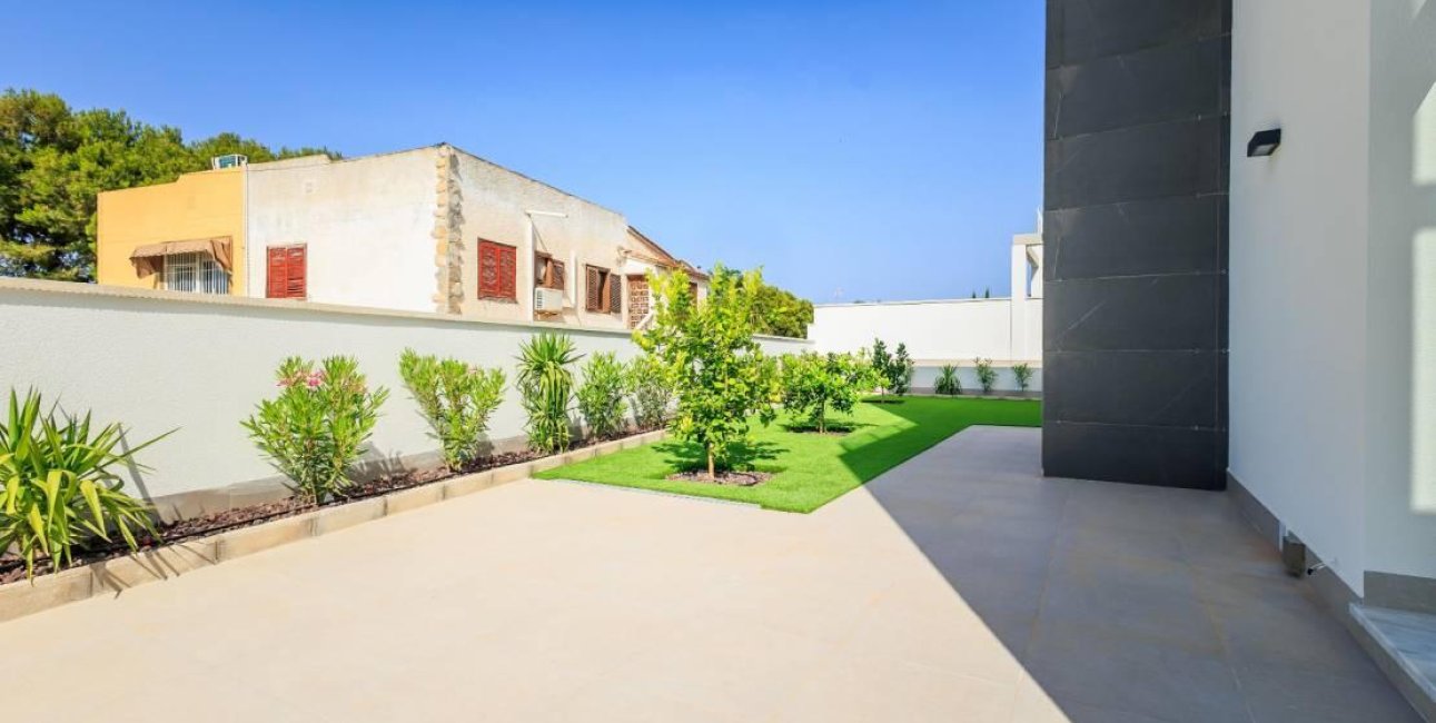 Resale - Villa -
Torrevieja - Los Balcones - Los Altos del Edén