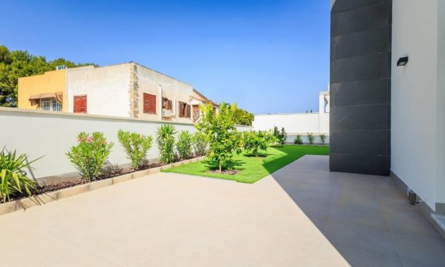 Resale - Villa -
Torrevieja - Los Balcones - Los Altos del Edén