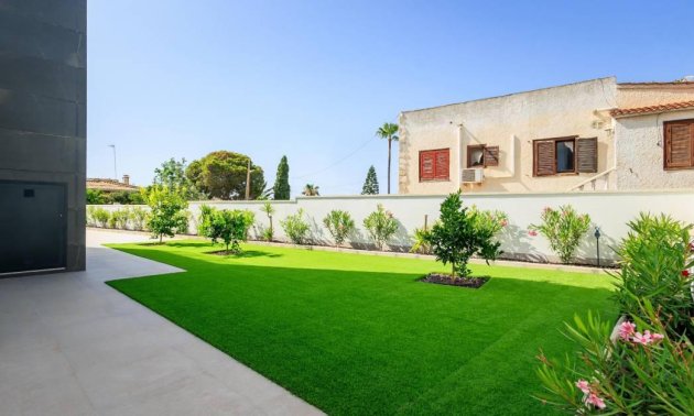 Resale - Villa -
Torrevieja - Los Balcones - Los Altos del Edén