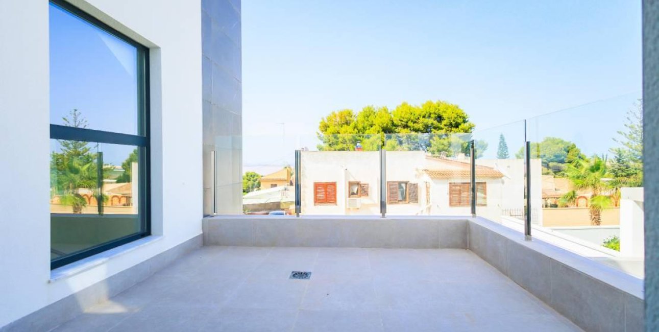Resale - Villa -
Torrevieja - Los Balcones - Los Altos del Edén