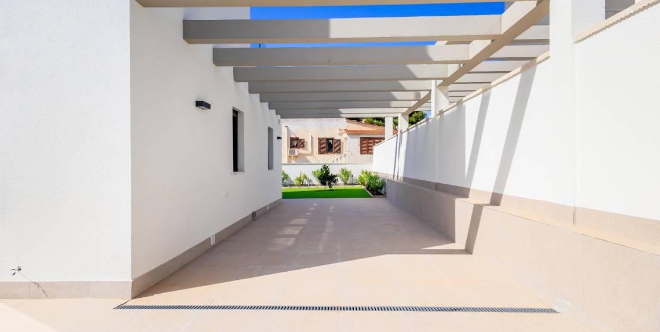 Resale - Villa -
Torrevieja - Los Balcones - Los Altos del Edén