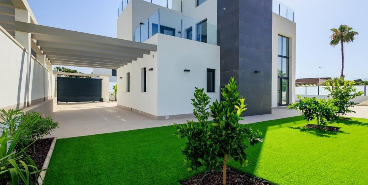 Resale - Villa -
Torrevieja - Los Balcones - Los Altos del Edén