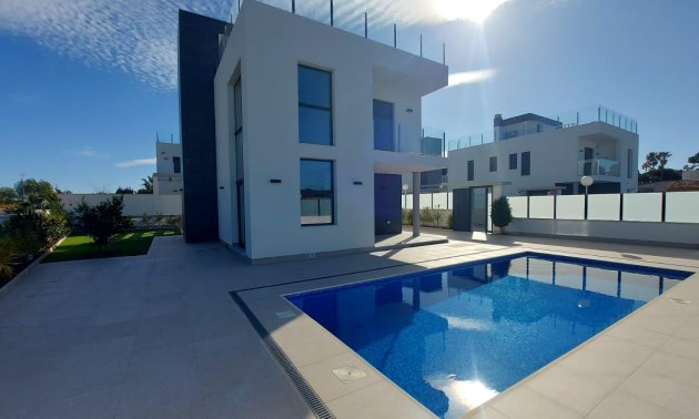 Resale - Villa -
Torrevieja - Los Balcones - Los Altos del Edén