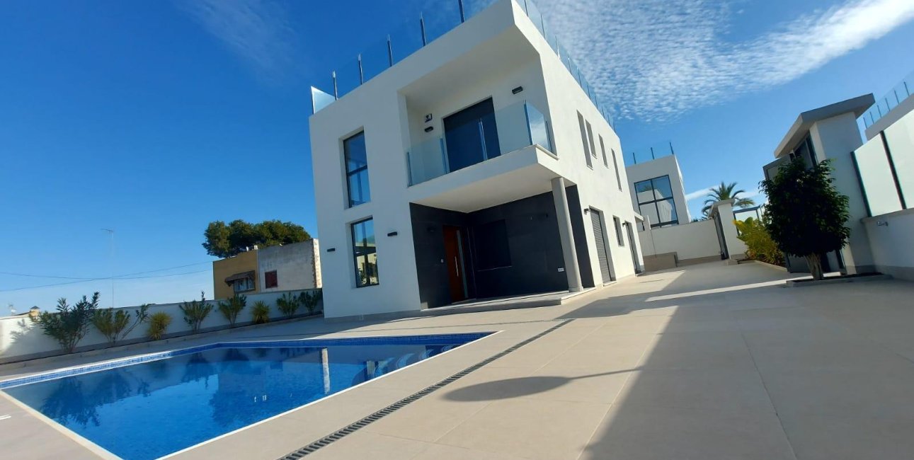 Resale - Villa -
Torrevieja - Los Balcones - Los Altos del Edén