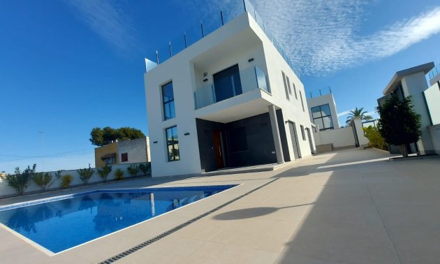 Resale - Villa -
Torrevieja - Los Balcones - Los Altos del Edén