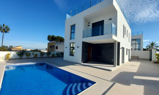 Resale - Villa -
Torrevieja - Los Balcones - Los Altos del Edén