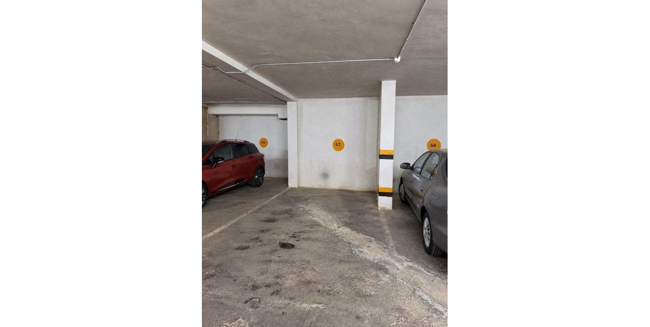 Resale - Garage -
Torrevieja - La Mata