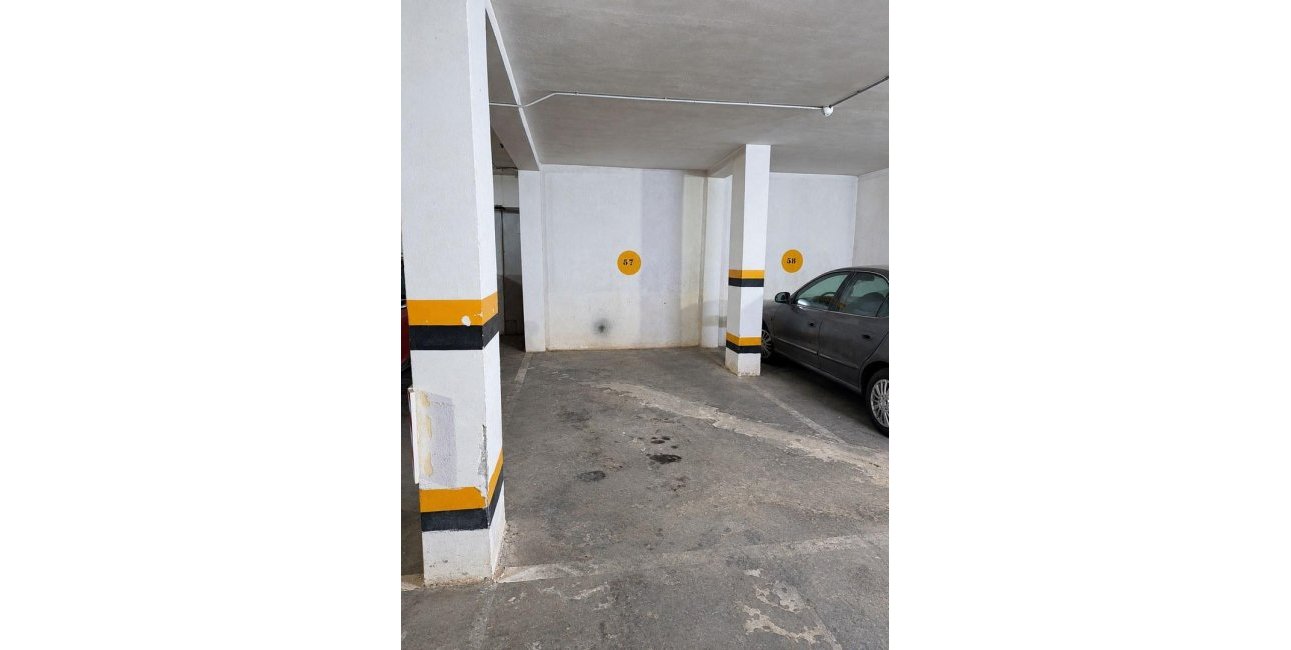 Resale - Garage -
Torrevieja - La Mata