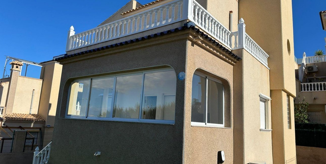 Resale - Villa -
Torrevieja - VILLAMARTIN