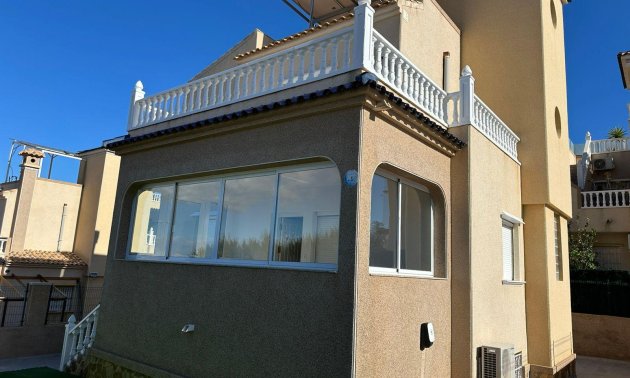 Resale - Villa -
Torrevieja - VILLAMARTIN