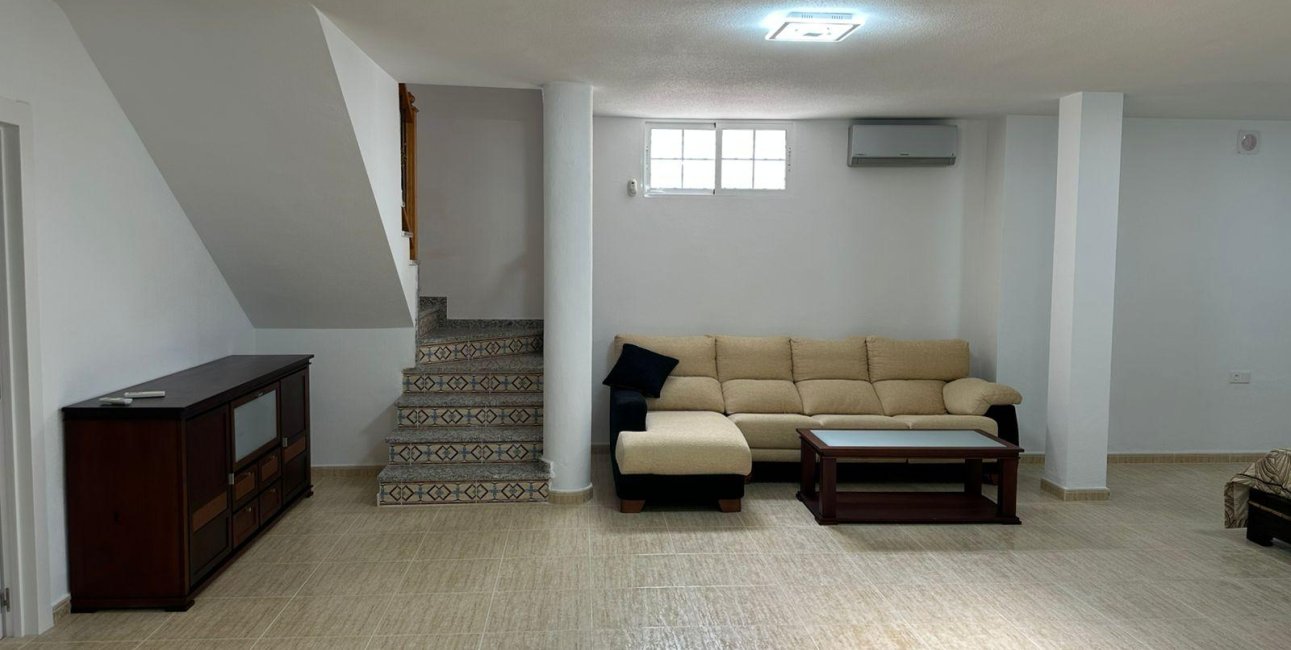 Resale - Villa -
Torrevieja - VILLAMARTIN