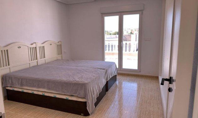 Resale - Villa -
Torrevieja - VILLAMARTIN