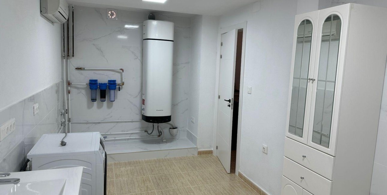 Resale - Villa -
Torrevieja - VILLAMARTIN