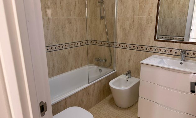 Resale - Villa -
Torrevieja - VILLAMARTIN