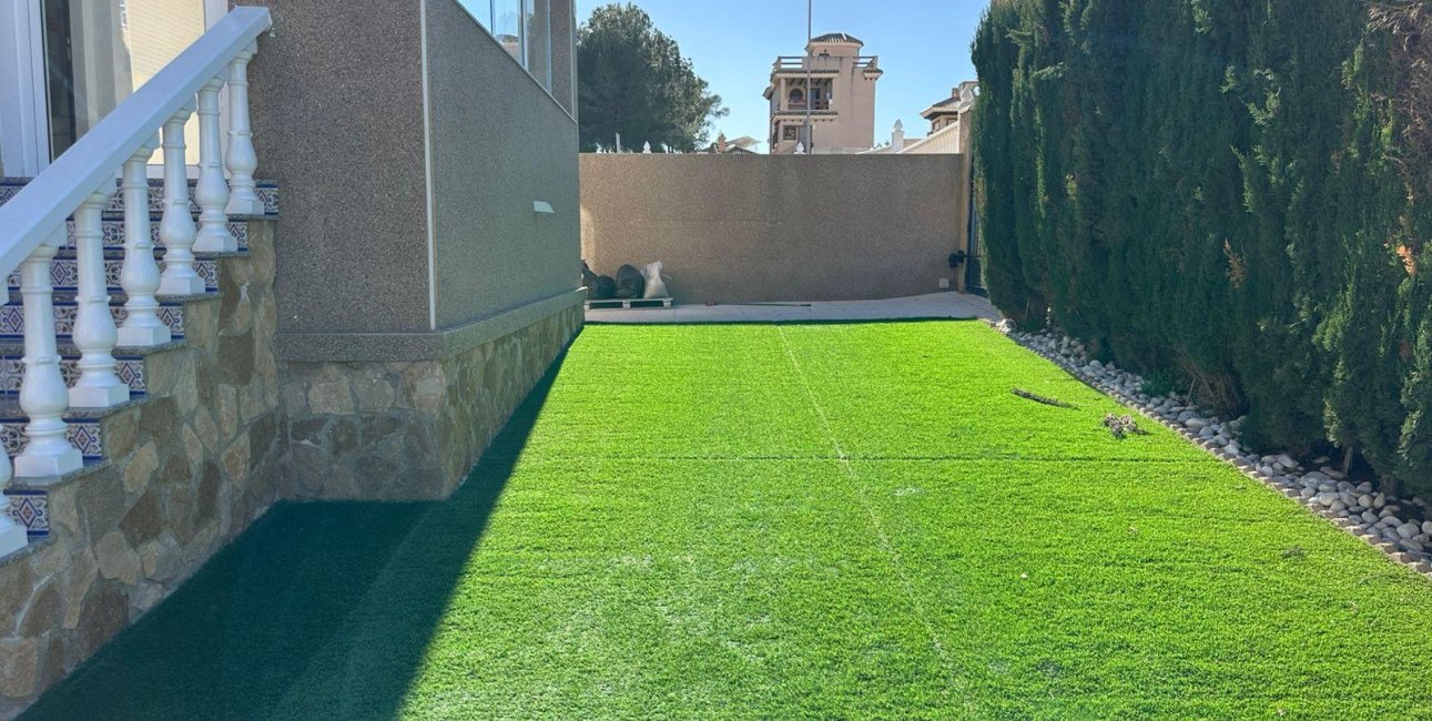 Resale - Villa -
Torrevieja - VILLAMARTIN
