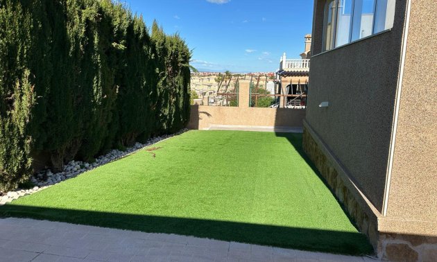 Resale - Villa -
Torrevieja - VILLAMARTIN