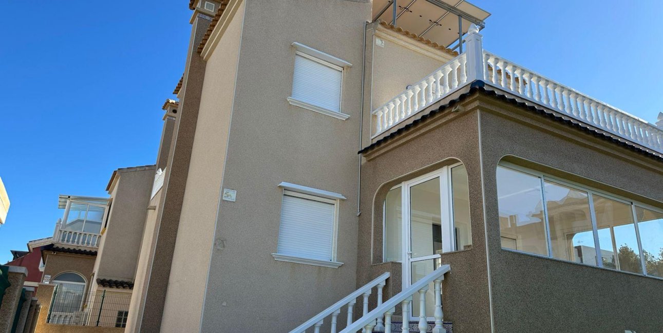 Resale - Villa -
Torrevieja - VILLAMARTIN