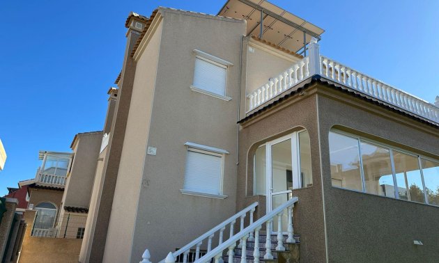 Resale - Villa -
Torrevieja - VILLAMARTIN