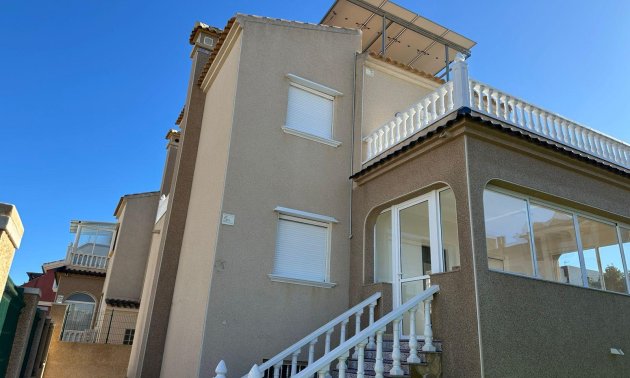 Resale - Villa -
Torrevieja - VILLAMARTIN