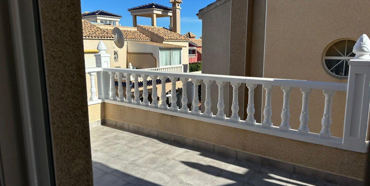 Resale - Villa -
Torrevieja - VILLAMARTIN