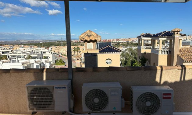 Resale - Villa -
Torrevieja - VILLAMARTIN