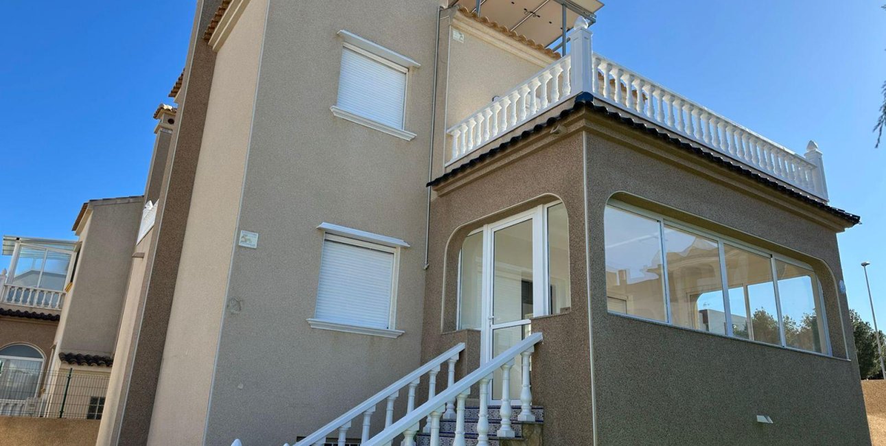 Resale - Villa -
Torrevieja - VILLAMARTIN
