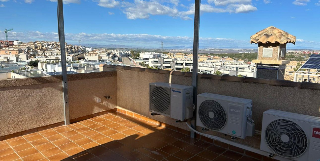 Resale - Villa -
Torrevieja - VILLAMARTIN
