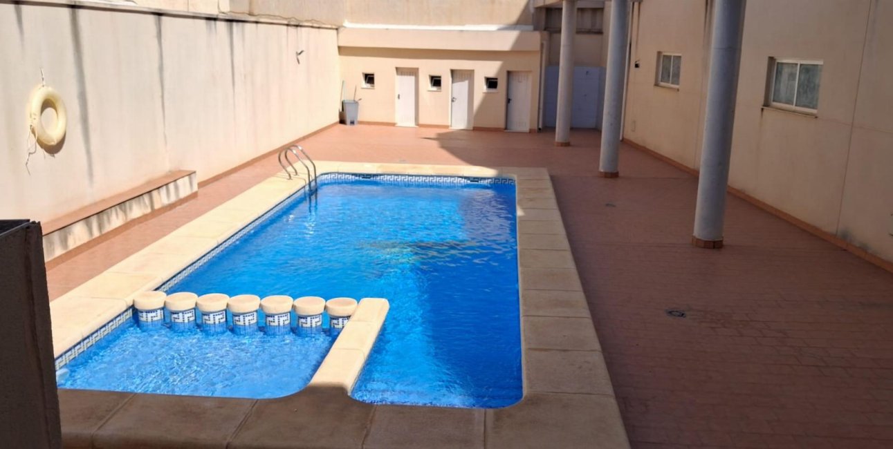 Resale - Apartment / flat -
Redován - PUEBLO