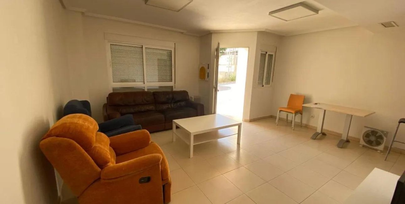 Resale - Apartment / flat -
Redován - PUEBLO