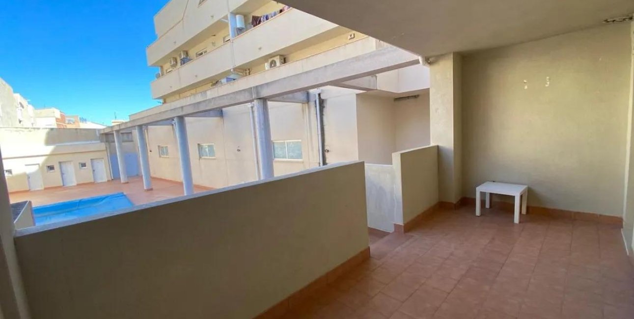 Resale - Apartment / flat -
Redován - PUEBLO