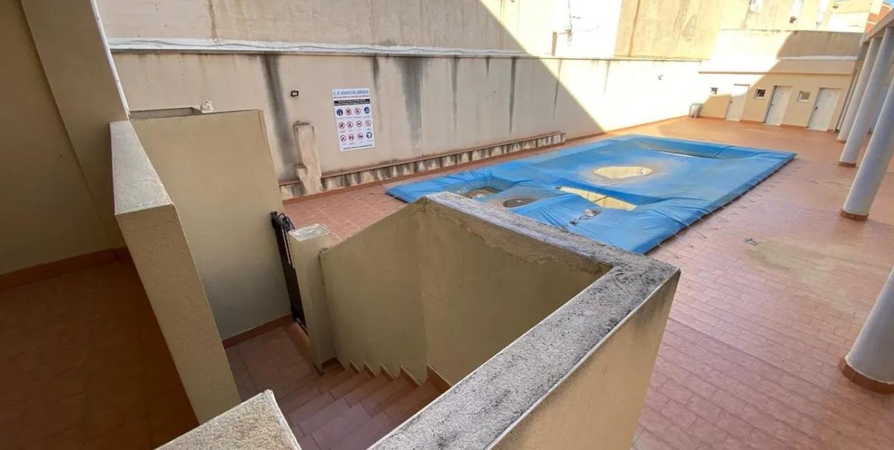 Resale - Apartment / flat -
Redován - PUEBLO