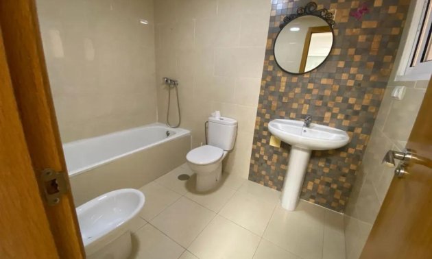 Resale - Apartment / flat -
Redován - PUEBLO