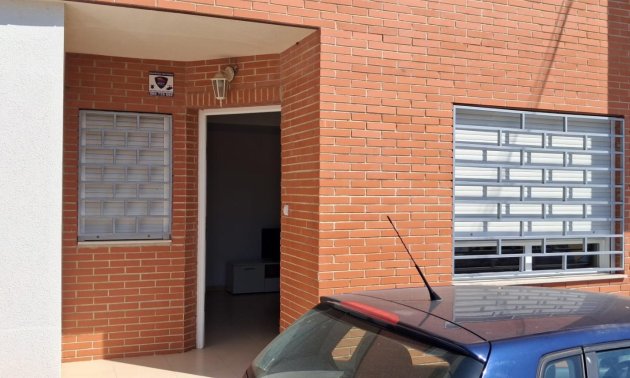 Resale - Apartment / flat -
Redován - PUEBLO