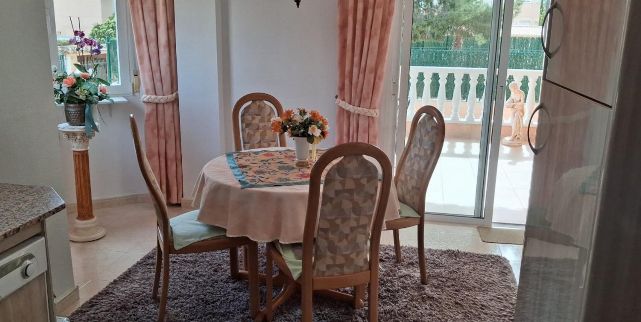 Resale - Villa -
Benferri - Benfis Park