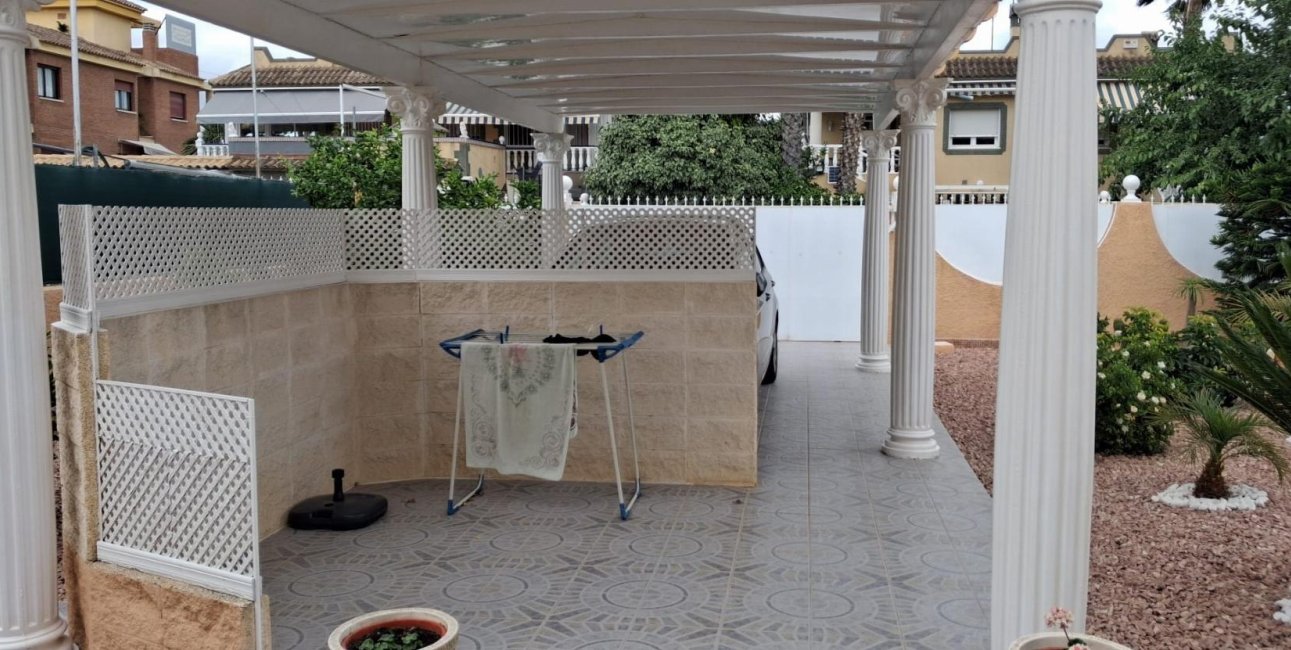 Resale - Villa -
Benferri - Benfis Park