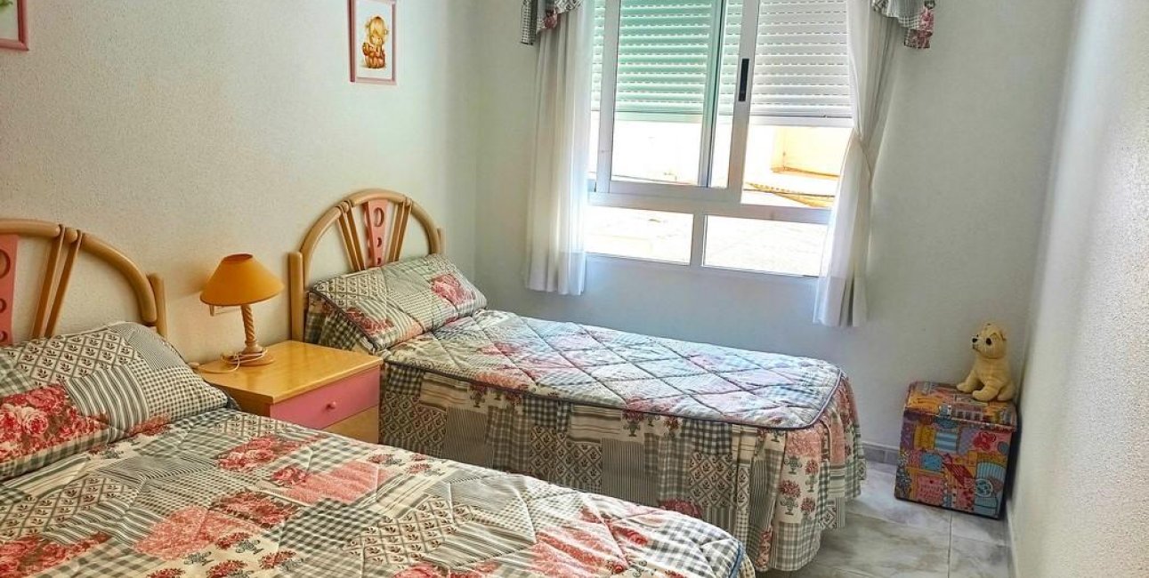 Rynek wtórny - Mieszkanie  -
Torrevieja - Playa del Cura