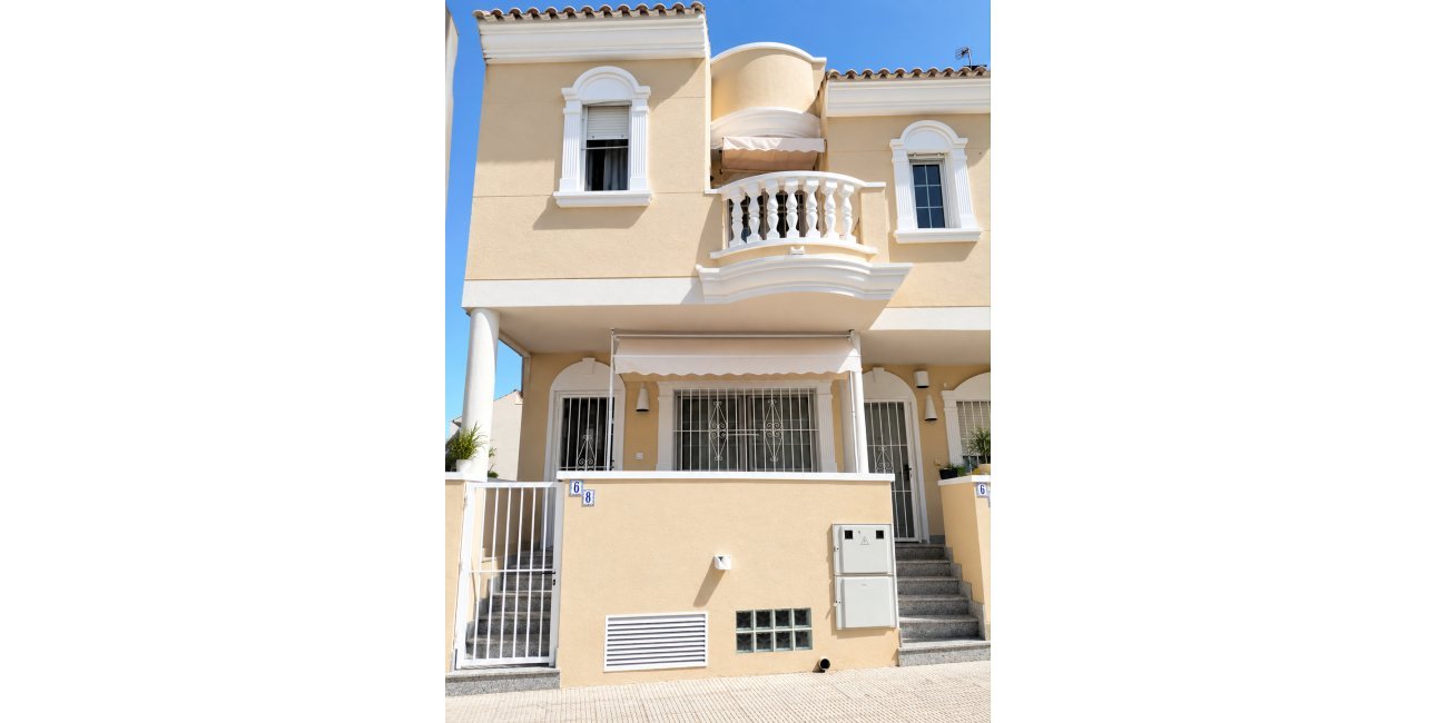 Resale - Villa -
Almoradí - Heredades