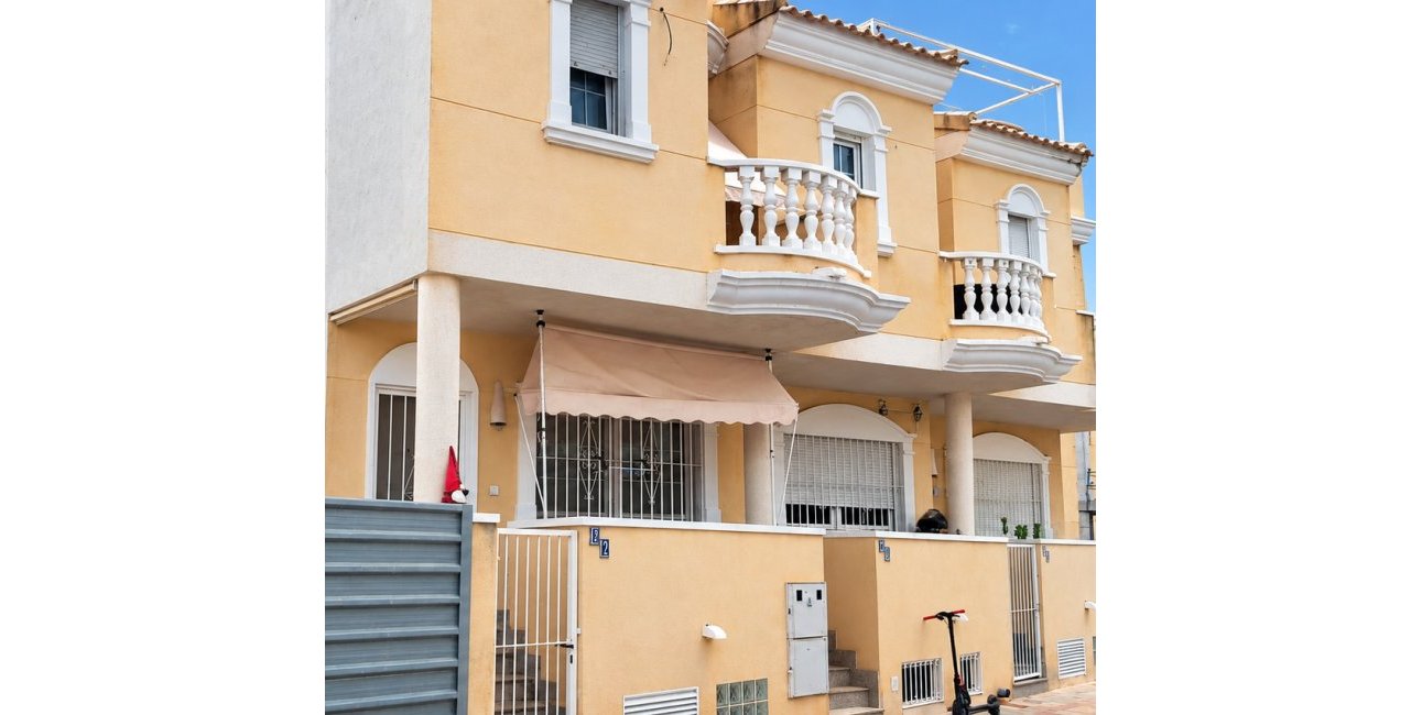 Resale - Villa -
Almoradí - Heredades