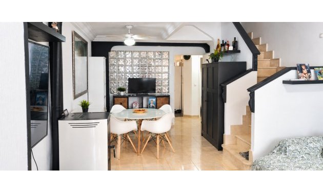 Resale - Villa -
Almoradí - Heredades