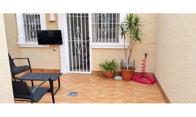 Resale - Villa -
Almoradí - Heredades