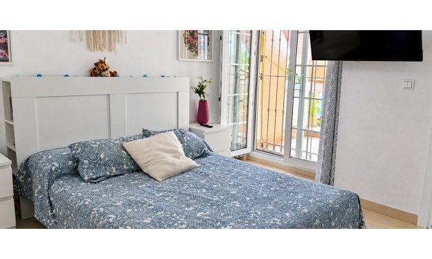 Resale - Villa -
Almoradí - Heredades