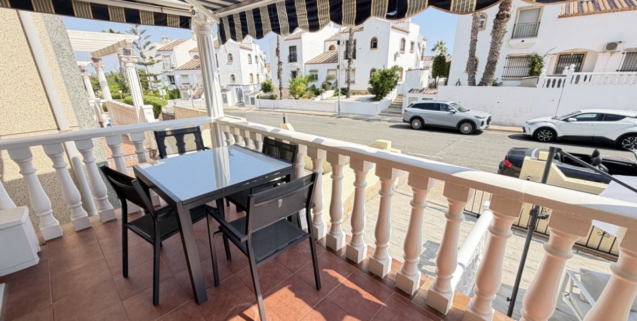 Resale - Villa -
Orihuela Costa - Villamartin