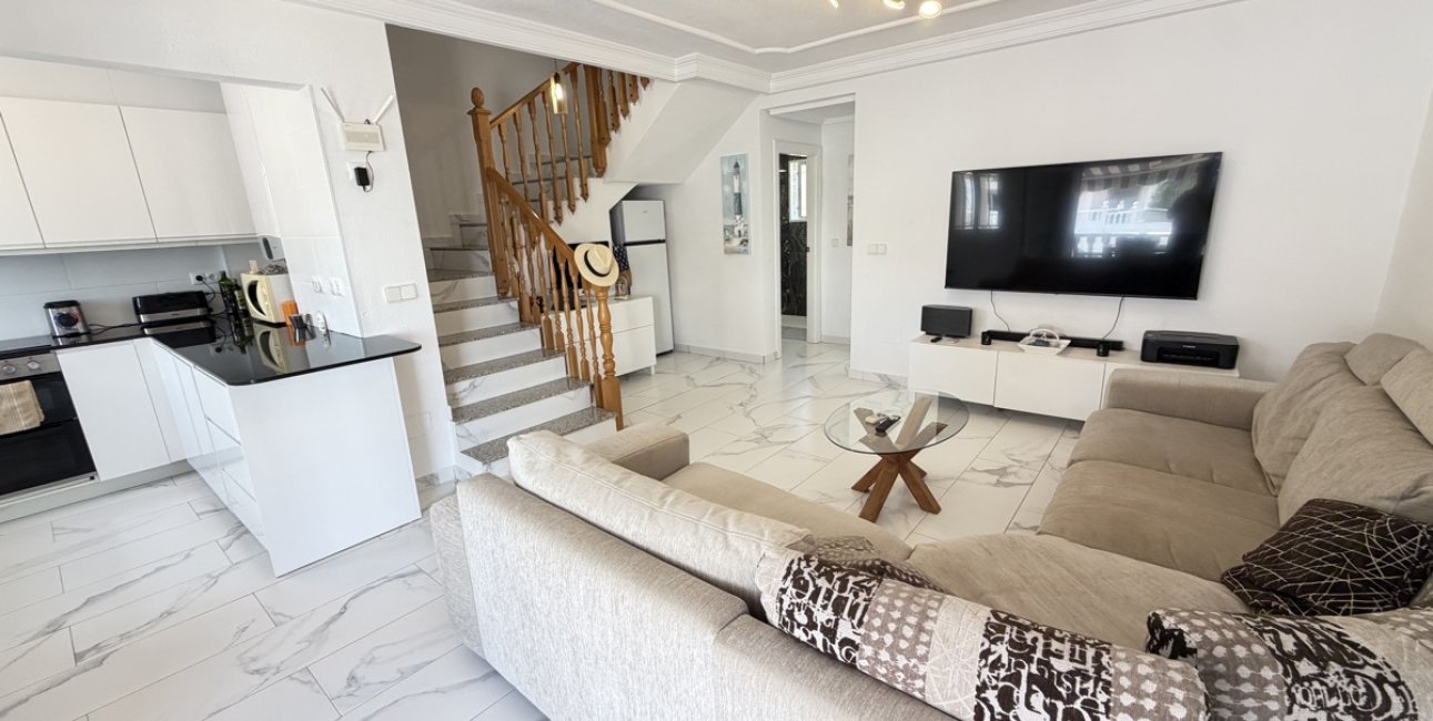 Resale - Villa -
Orihuela Costa - Villamartin