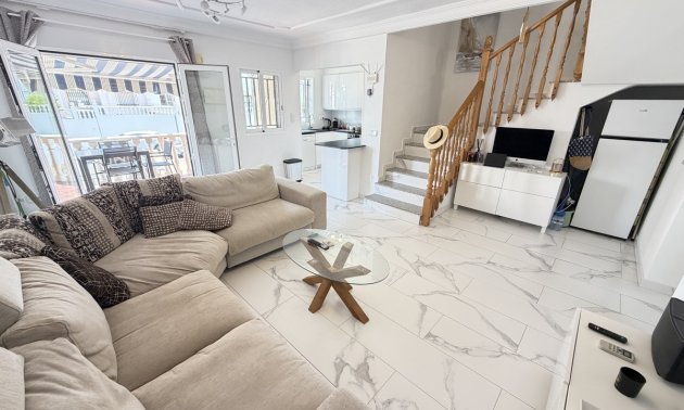 Resale - Villa -
Orihuela Costa - Villamartin