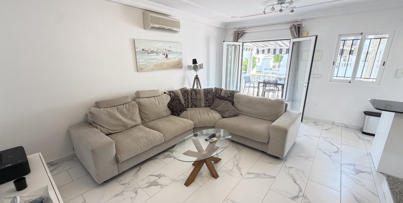 Resale - Villa -
Orihuela Costa - Villamartin