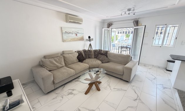 Resale - Villa -
Orihuela Costa - Villamartin