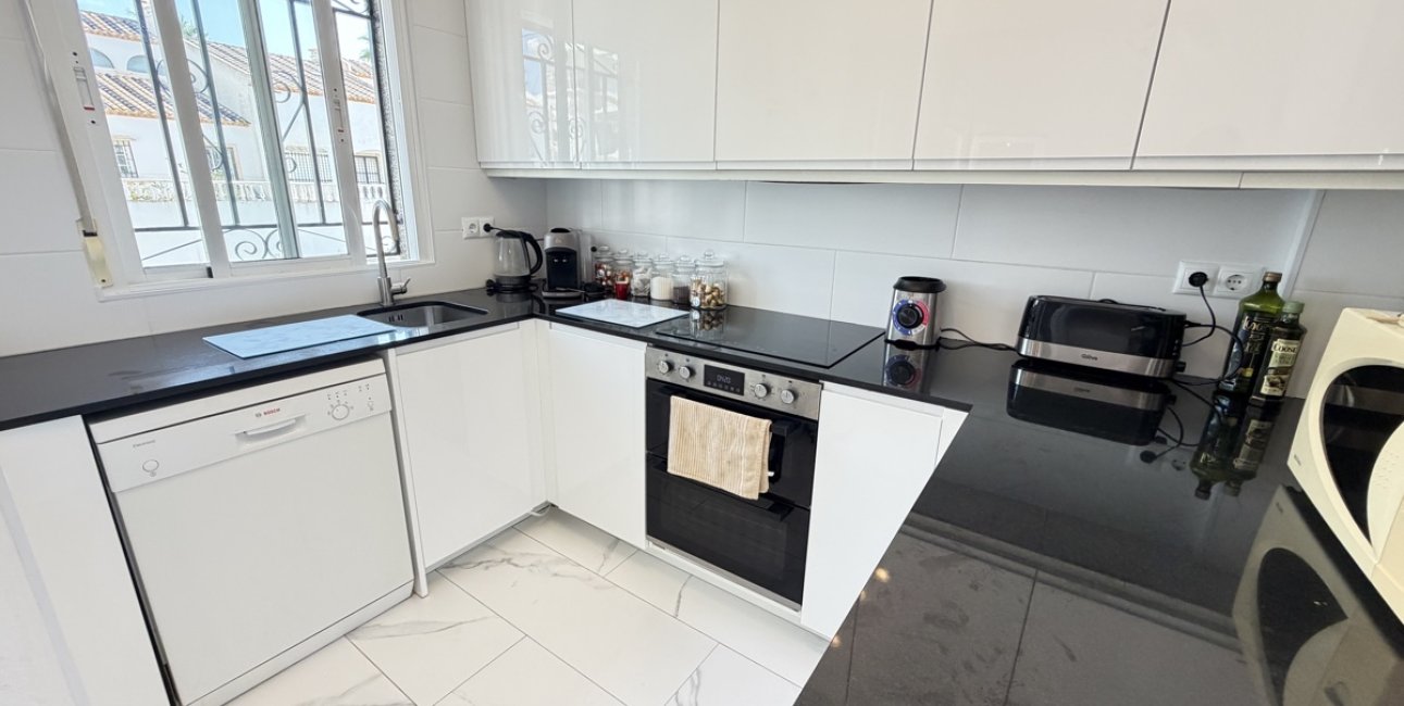 Resale - Villa -
Orihuela Costa - Villamartin